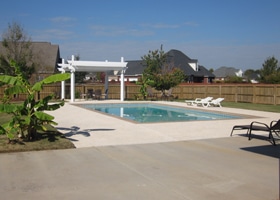 Homes with Pools in Kathleen GA
